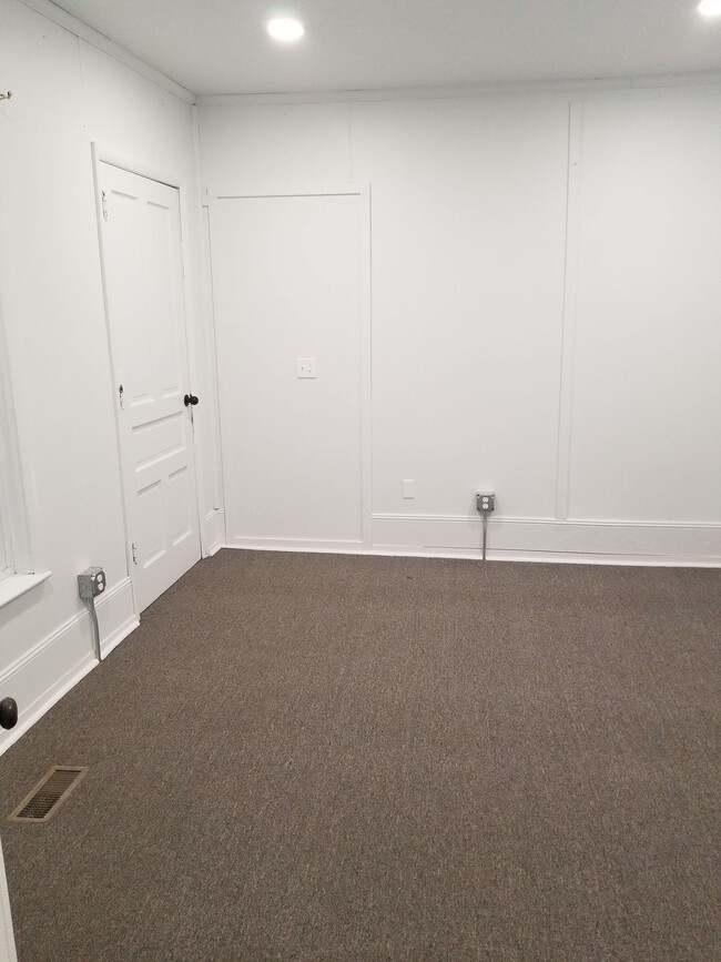 1st bedroom - 439 W Washington St