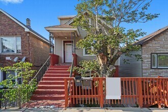 Building Photo - 2230 W 24th St
