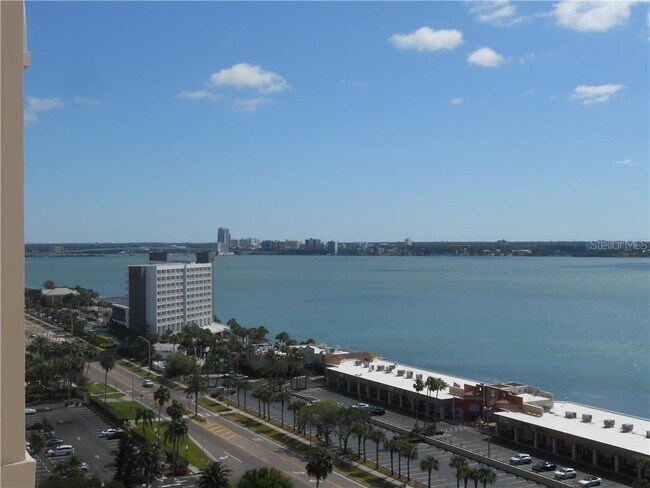Foto del edificio - 1270 Gulf Blvd