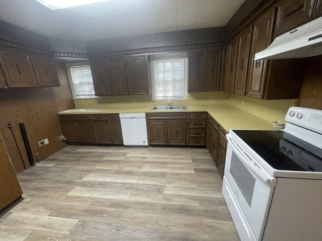 Foto del edificio - Pre-Leasing for Summer/Fall 2026 - Spacious Home Close to TTU!