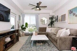 Building Photo - 12655 Bluff Creek Dr