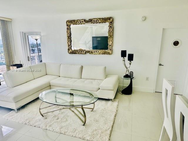 Foto del edificio - 10275 Collins Ave