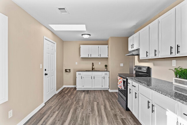 Building Photo - 3465 Alamosa Dr