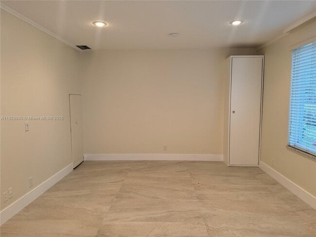 Building Photo - 7516 E Treasure Dr