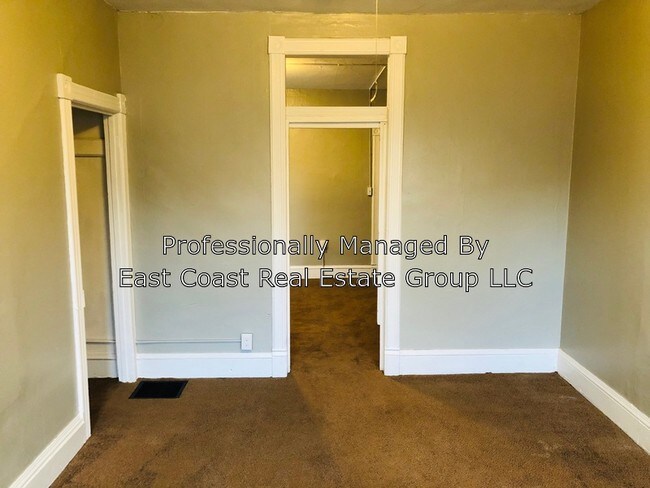 Building Photo - 617 N Mulberry St