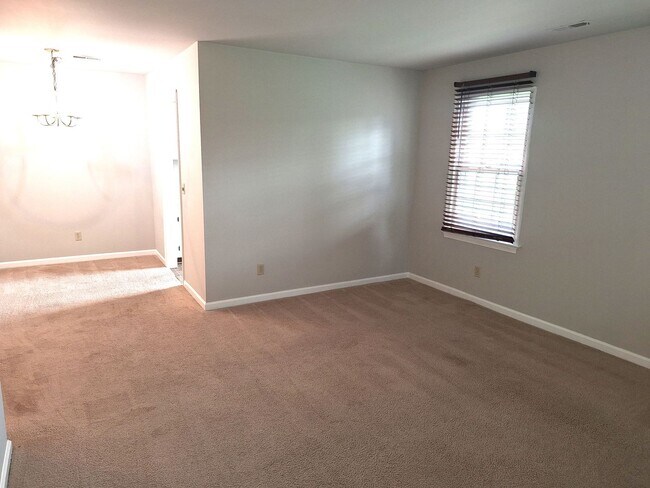 Foto del edificio - 2 bedroom/ 2 bathroom- Campus Court