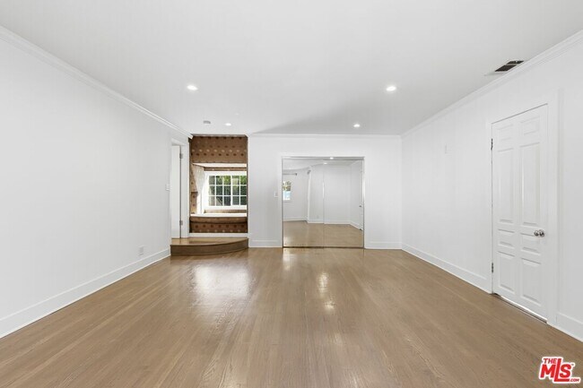 Foto del edificio - 2633 N Commonwealth Ave