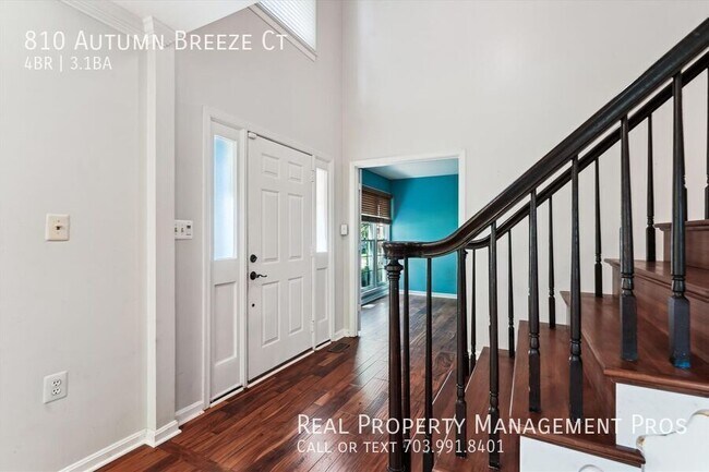 Foto del edificio - 810 Autumn Breeze Ct