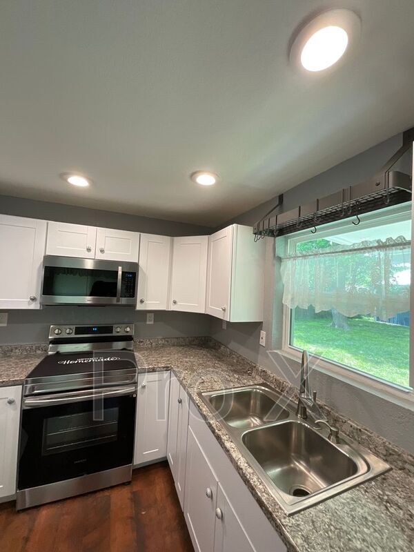 Foto principal - 706 N Pennsylvania St