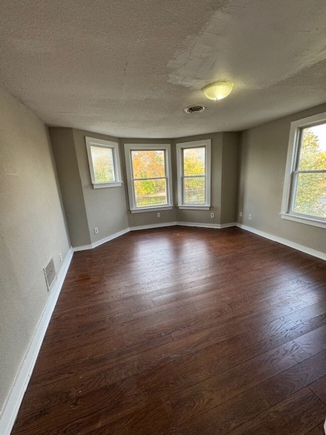 Foto del edificio - 1420 St Joseph Blvd