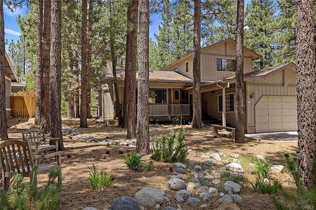 Building Photo - 423 Pineview Dr