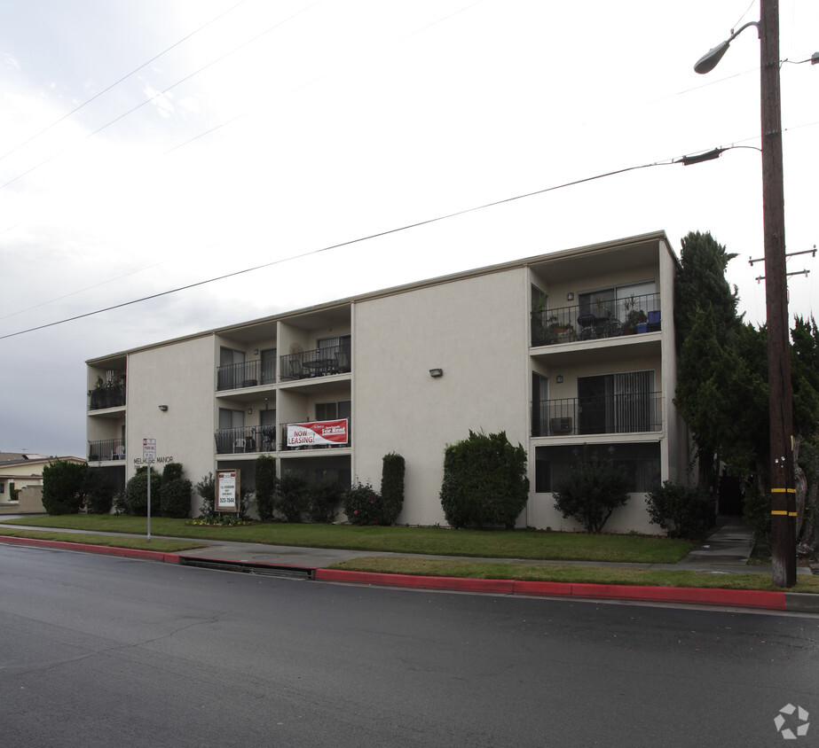 Melrose Manor Apartments - Melrose Manor