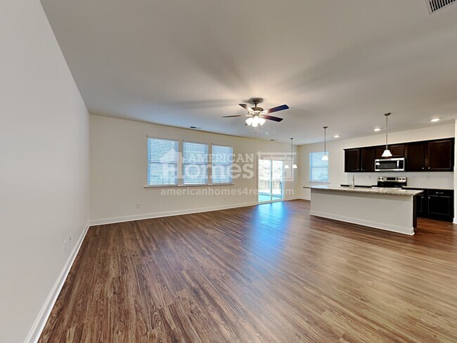 Foto del edificio - 1240 Ashlyn Court
