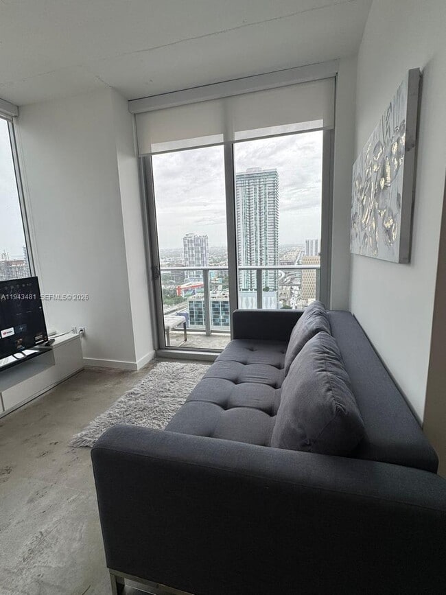 Foto del edificio - 151 SE 1st St