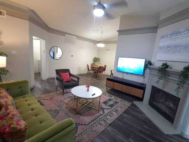 Foto del edificio - 12100 Metric Blvd