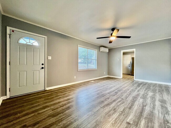 Foto del edificio - Newly Remodeled Duplex in Macon - Housing Voucher Eligible