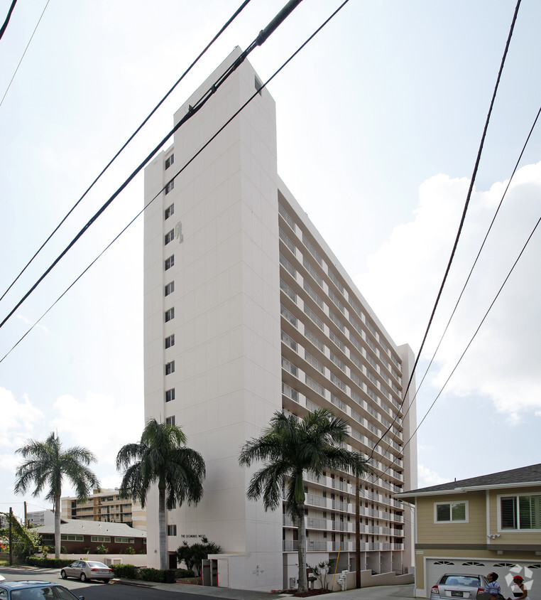 Building Photo - The Dominis West