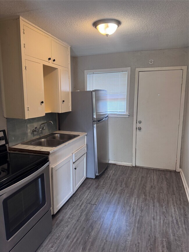 Foto del edificio - 1610 Mystic St