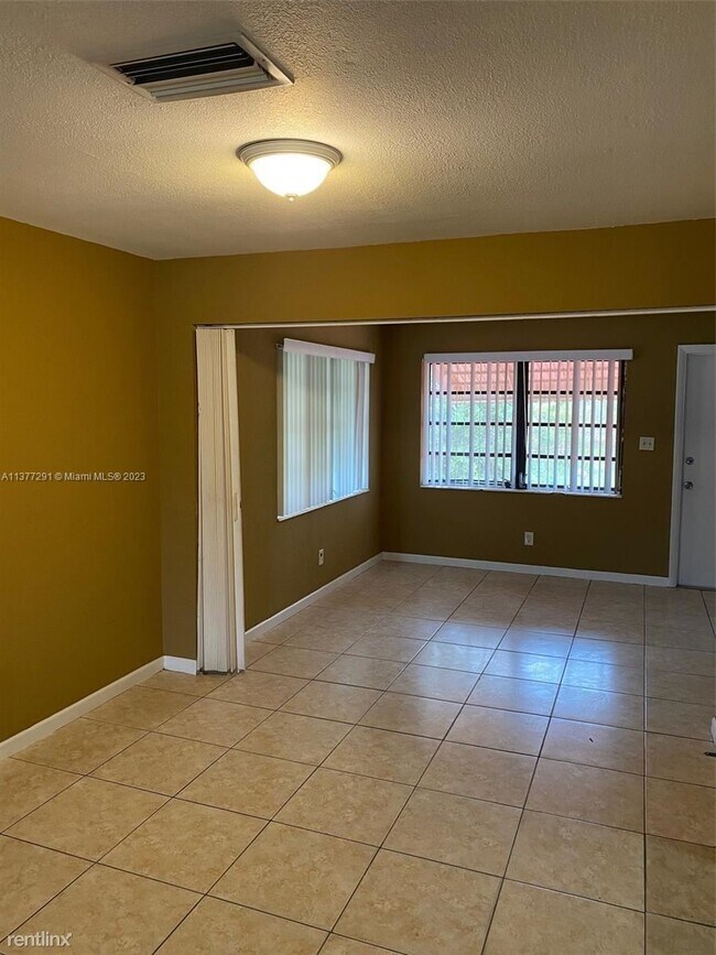 Foto del edificio - 3 br, 2 bath House - 1811 NW 36th Ave