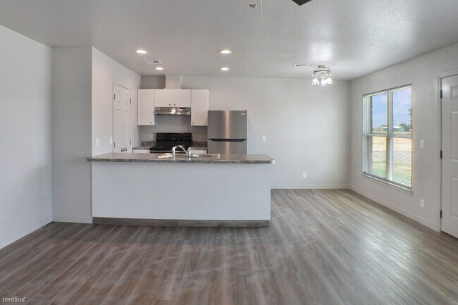Foto del edificio - 2 br, 2 bath Triplex - 606 Ashland Avenue B