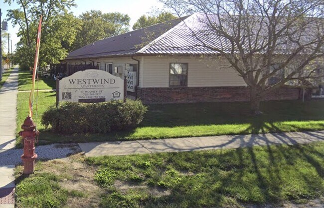 Building Photo - 700 W Main St