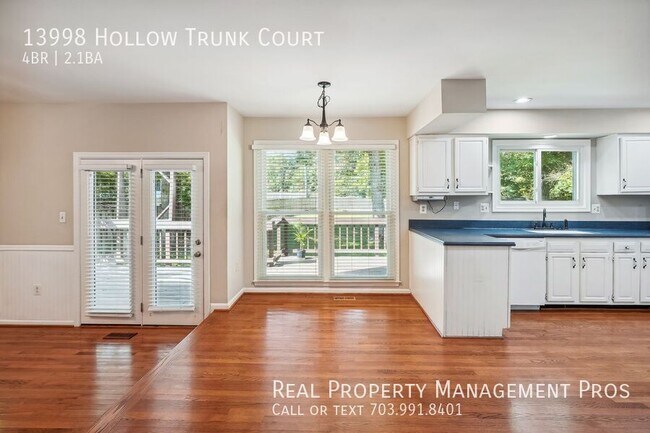 Foto del edificio - 13998 Hollow Trunk Ct
