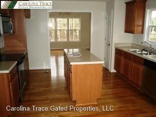 Building Photo - 3 br, 2 bath House - 8007 Royal Dr
