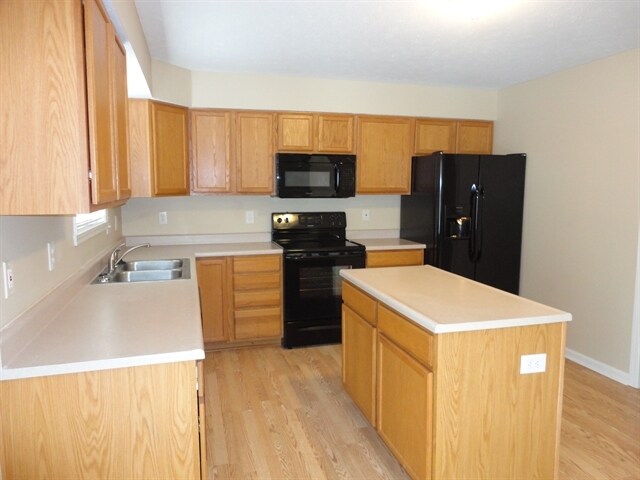 Foto del edificio - 8637 Trumpeter Dr