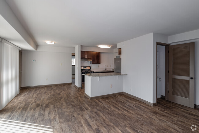 2BR, 2BA - 823SF - Parkside Landing