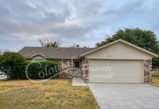 Building Photo - 2127 Hidden Hill Dr