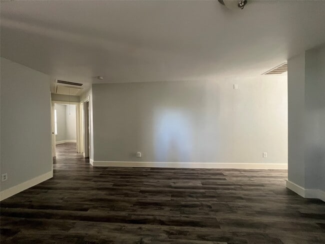 Building Photo - 11956 Chanteloup Dr