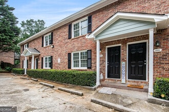 Building Photo - 2884 Spruce Cir