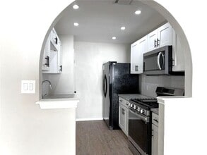 Building Photo - 1903 Golden Pheasant Dr