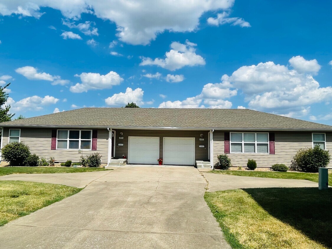 2237 Texas Ave, Joplin, MO 64804 Townhome Rentals in Joplin MO