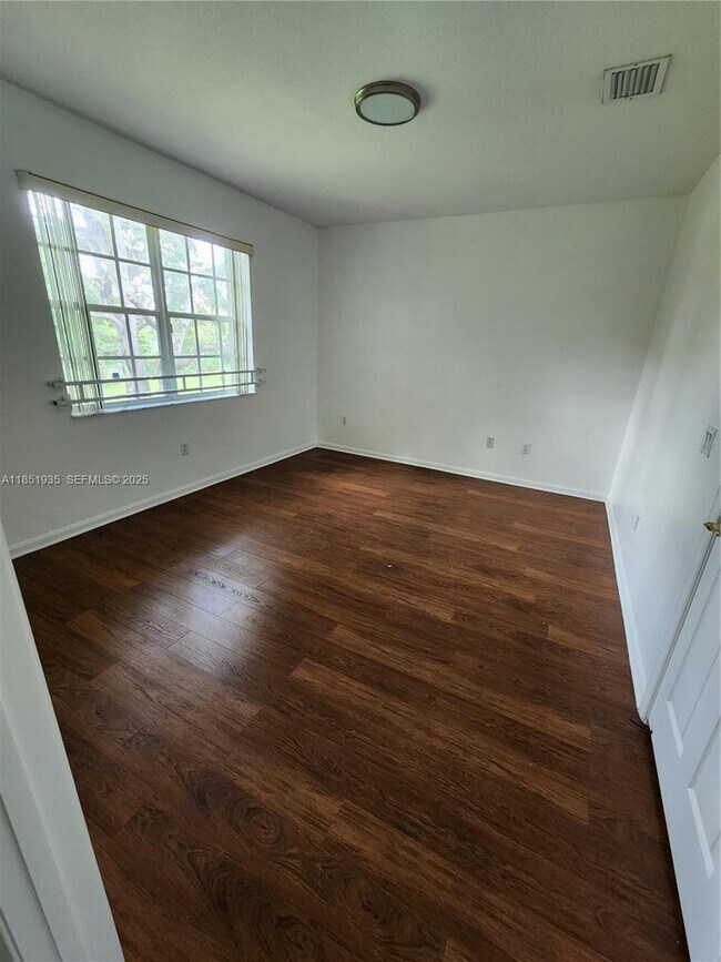 Foto del edificio - 2762 SW 85th Ave