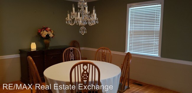 Foto del edificio - 4 br, 2 bath House - 2102 N. Chestnut Street