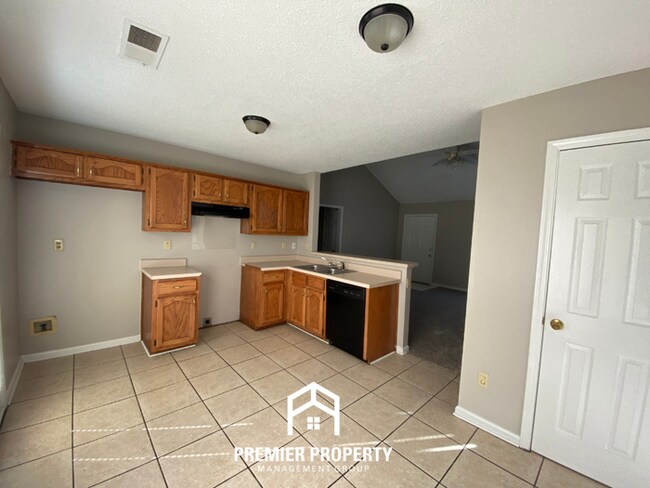 Foto del edificio - 5950 Chadwell Rd