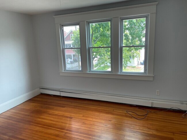 Foto del edificio - 84 Woodlawn St