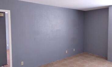 Building Photo - 7520 Hornwood Dr Building Photo - 7520 Hornwood Dr