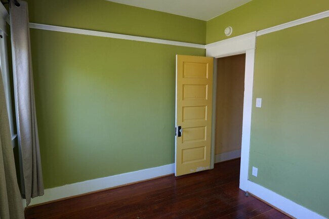 Foto del edificio - 115 E Jefferson