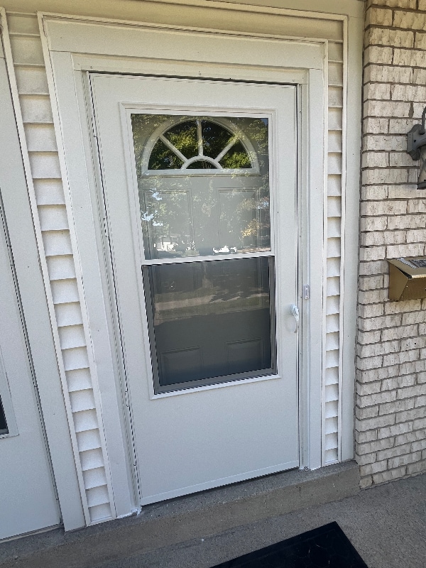 Building Photo - 2 S Grand Ave