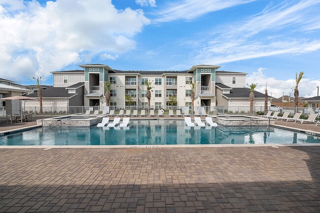 Outdoor Swimming Pool - Boterra at Lago Mar