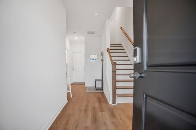 Building Photo - 214 Yorkshire Dr