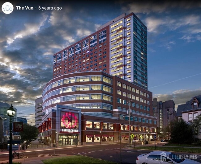 Building Photo - 110 Somerset St