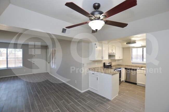 Foto del edificio - 925 N College Ave