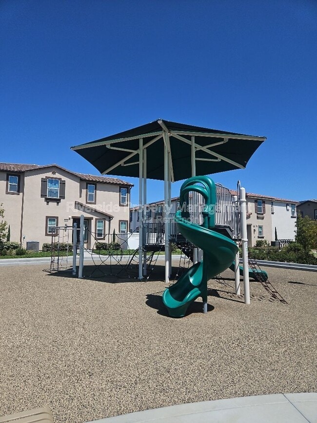 Building Photo - 34495 Agave Dr