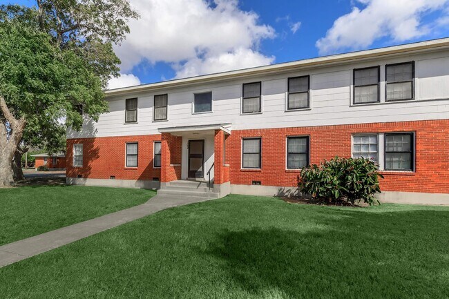 Building Photo - 100 Buccaneer Dr