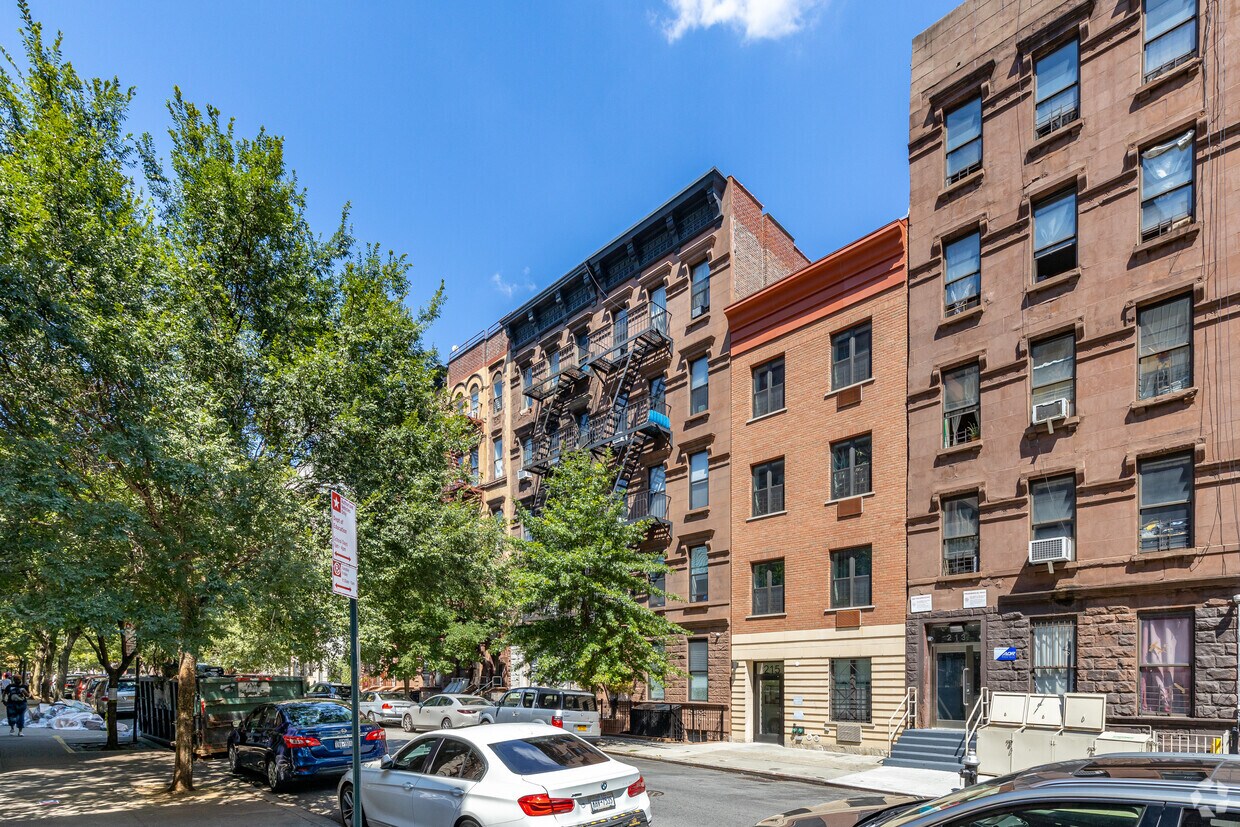 Primary Photo - 217 W 115th St