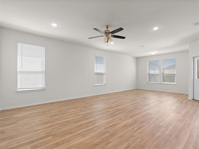 Foto del edificio - 803 Goldenrod Ln