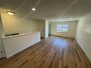 Building Photo - 208 Lindell Dr